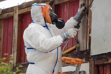 UKATA Asbestos Awareness course will introduce you to asbestos and its dangers.