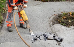 Worker using equipment that can cause HAV syndrome