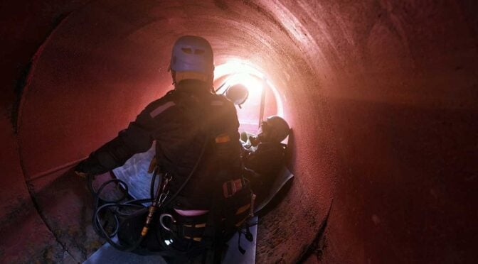 This High Risk Confined Space training is the ideal course for anyone working in a high risk environment.