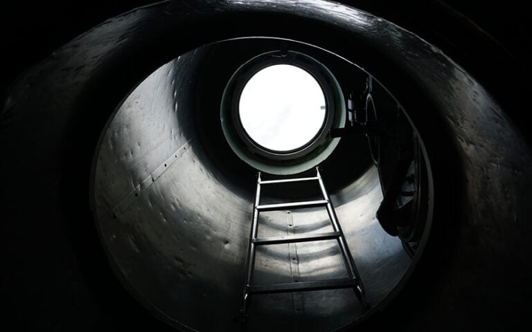 Low risk confined space