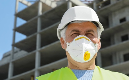 Site worker using RPE as directed on their Face Fit Testing course
