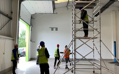 Individuals observing scaffolding on the Managing Scaffold Operations Safely course