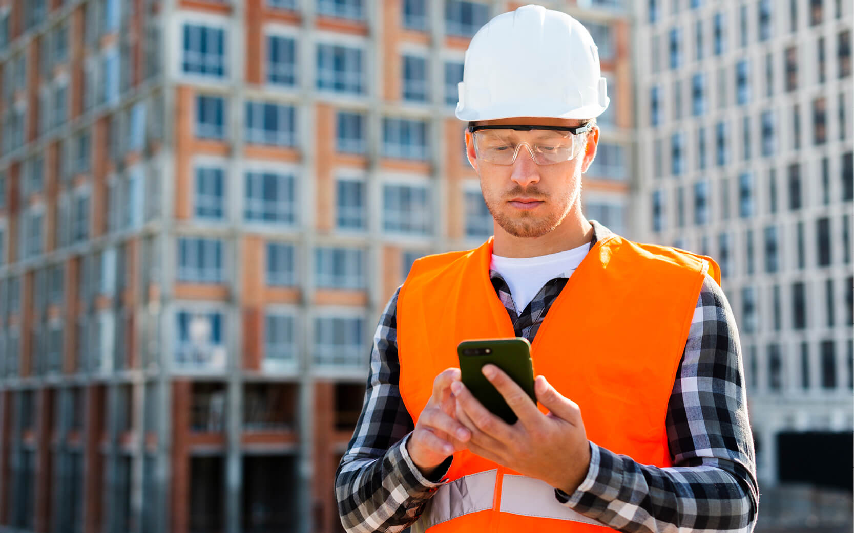 Worker using the PASMA app