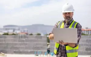 Man becoming aware of Building Safety Regulations by taking BSA eLearning